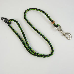 Green paracord leash with lobster clasp